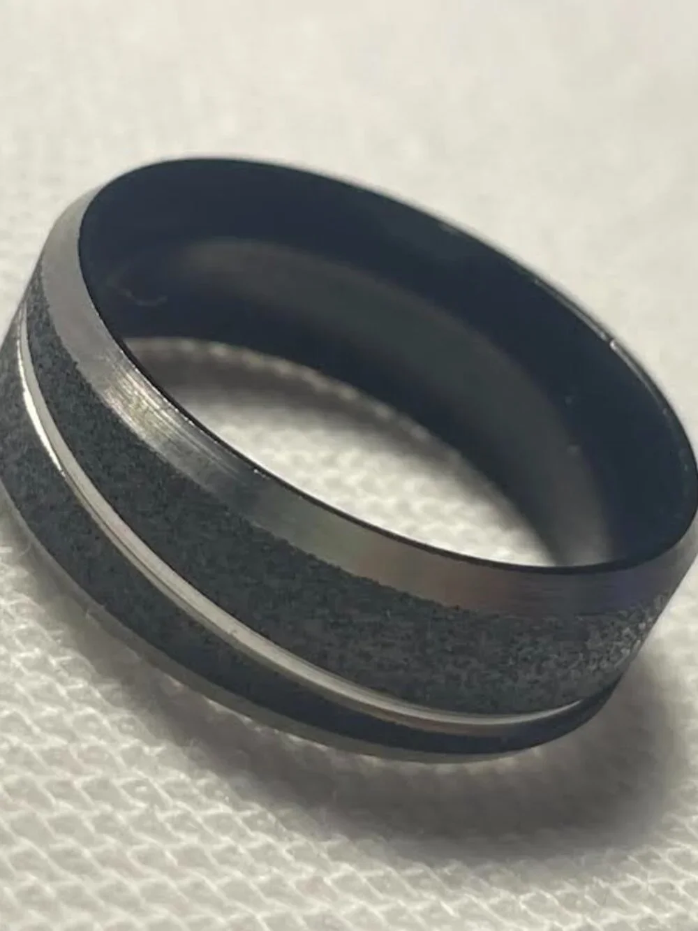 MR069 – Men’s Black Textured Statement Ring | Size 10 | Brushed Center Band
